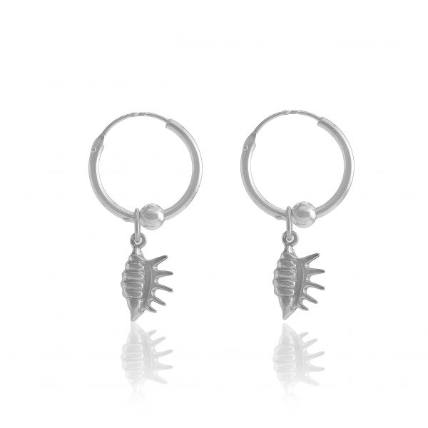 Bring the magic of the ocean to your jewellery box with our finely detailed silver conch hoops earrings (10mm) Reminiscent of those much loved days at the beach these beautifully detailed hoop earrings will add the perfect finishing touch to your look. Our beautiful collection of seashell jewellery makes the perfect gift for that special someone.